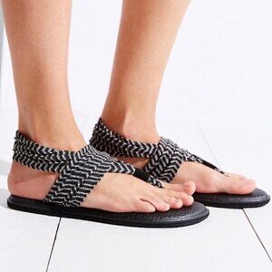 Sanuk Sandal Yoga Mat Slingback 2 Printed Chevron Pattern Flat Slip On Shoes